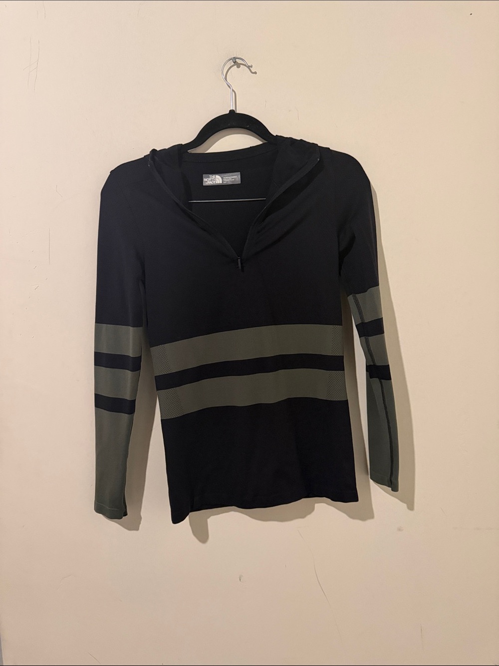 The North Face Black Hoodie Size Small